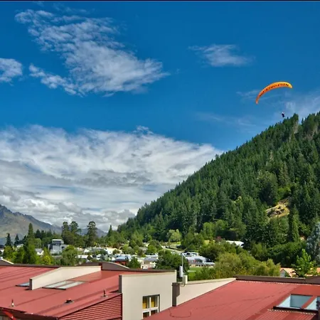 Just The Spot A 500M Stroll To Queenstown Cbd
